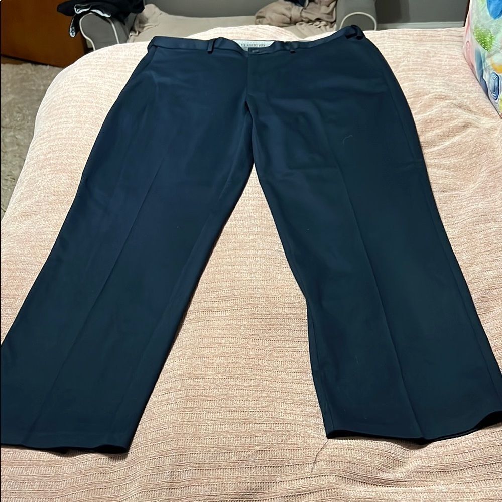 Haggar Men's Blue Dress Pants. 40